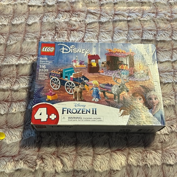 Lego Disney Frozen II Elsa's Wagon Adventure Set 41166. - Picture 1 of 2